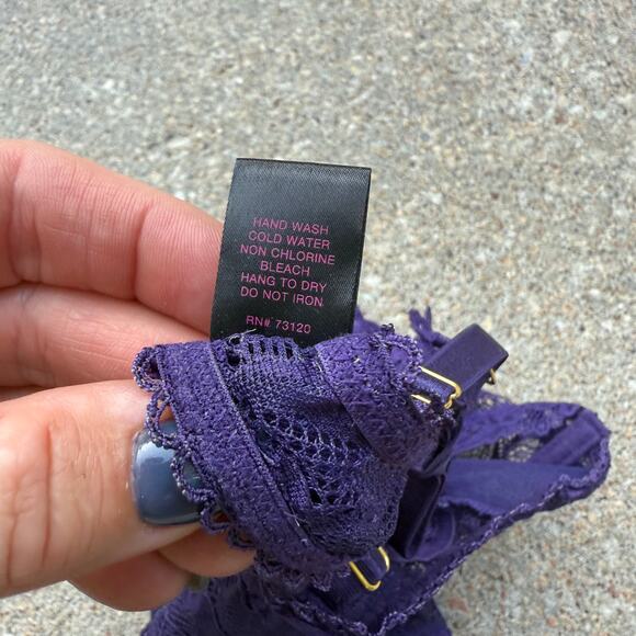 Fredericks of Hollywood Blue Purple Criss Cross Peekaboo Lace Lingerie Nightie M - Picture 8 of 9